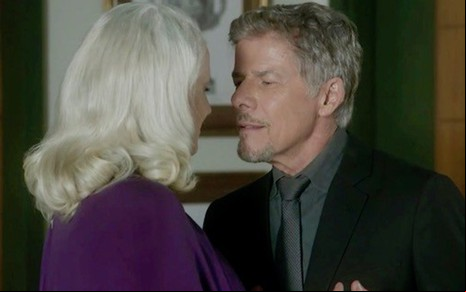 Magnólia (Vera Holtz) e Tião (José Mayer) vão ter cenas eróticas na novela da nove da Globo - Reprodução/TV Globo