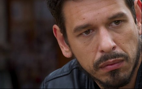Alain (João Vicente de Castro) em cena de Espelho da Vida, novela das seis da Globo - Reprodução/TV Globo