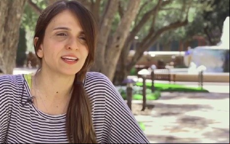 A animadora Letícia Abreu em entrevista ao programa Banana da Terra, do Canal Brasil - Reprodução/Canal Brasil