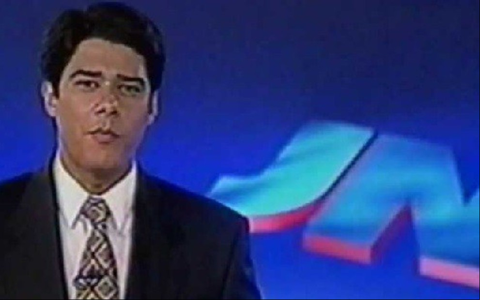 William Bonner em 1998, ano em que gravou vídeo com falsas manchetes do Jornal Nacional - Reprodução/TV Globo