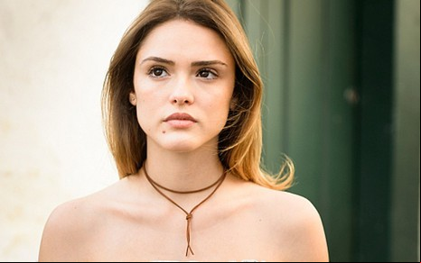 Isabelle Drummond (Helô) em cena de A Lei do Amor, a nova trama das nove da Globo - Ramón Vasconcelos/TV Globo