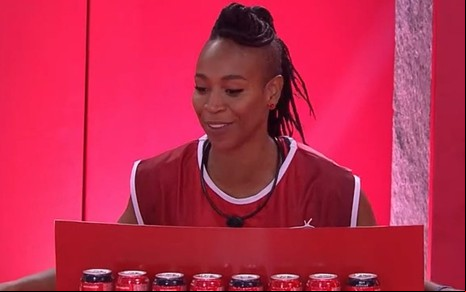 Karol Conká comemorando vitória na prova do líder do BBB21, da Globo