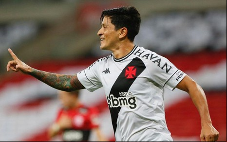 Atacante Germán Cano comemora gol pelo Vasco no clássico contra o Flamengo