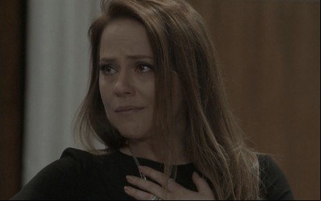 A atriz Vivianne Pasmanter caracterizada como a Lili em cena de Totalmente Demais