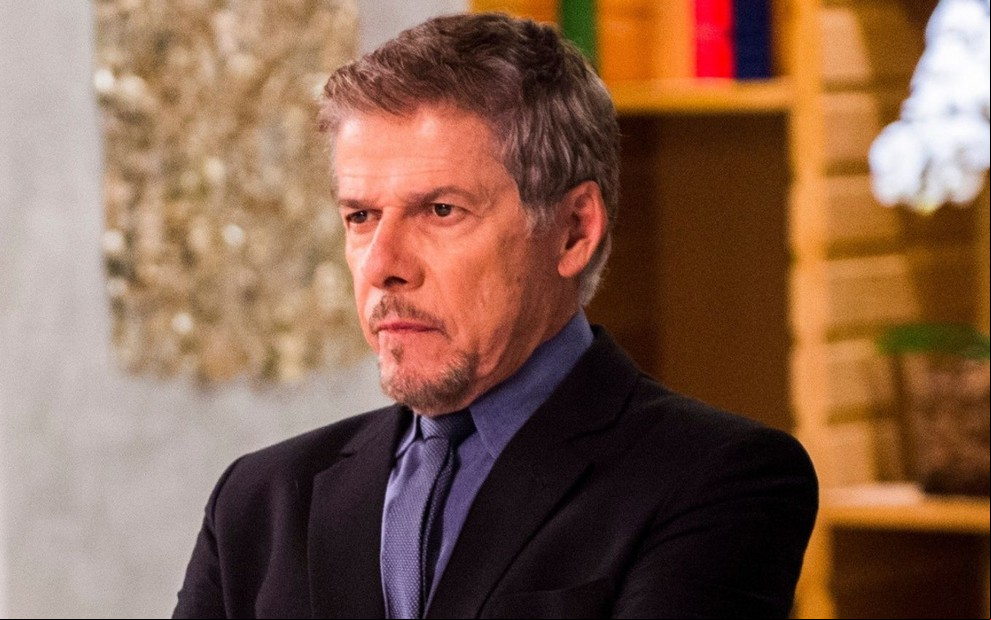 José Mayer em cena como Tião em A Lei do Amor (2016), na Globo