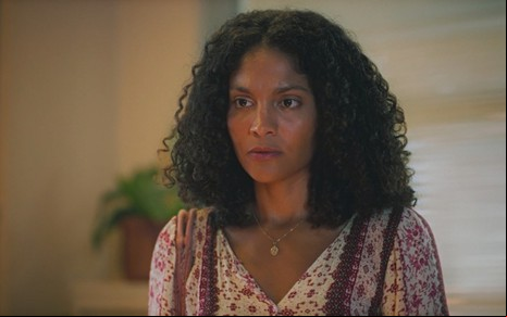 Barbara Reis em cena da novela Terra e Paixão