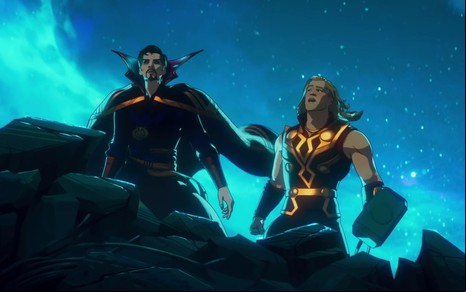 Benedict Cumberbatch e Chris Hemsworth em cena de What If...?