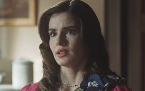 Marê (Camila Queiroz) em cena de Amor Perfeito; mocinha anunciará que se separou do médico