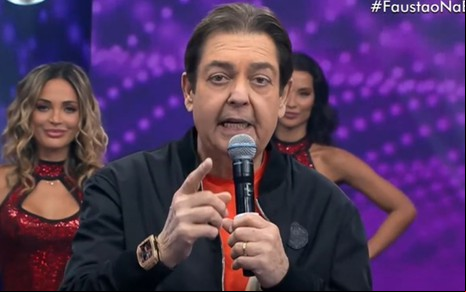 Fausto Silva no comando da edição de quarta (7) do Faustão na Band
