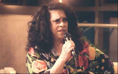 Imagem de Gal Costa cantando