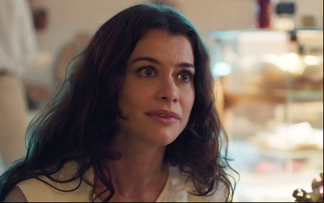 Bárbara (Alinne Moraes) em cena de Um Lugar ao Sol