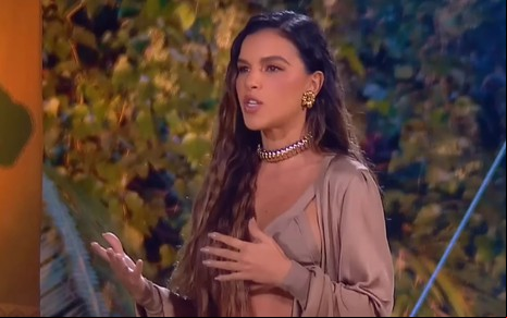 Imagem de Mariana Rios apresentando o Ilha Record 2