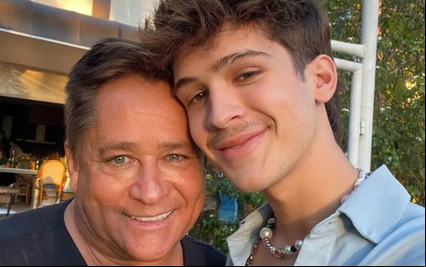 Foto de Leonardo com João Guilherme