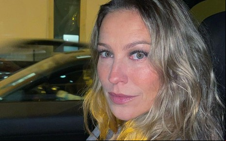 Luana Piovani em foto publicada no Instagram dentro de um carro