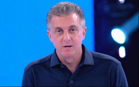 Luciano Huck no quadro Quem Quer Ser Um Milionário, da Globo, no último domingo (4)