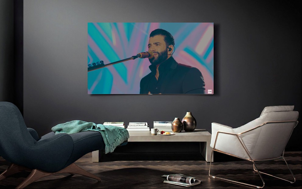Gusttavo Lima em vídeo do YouTube na smart TV