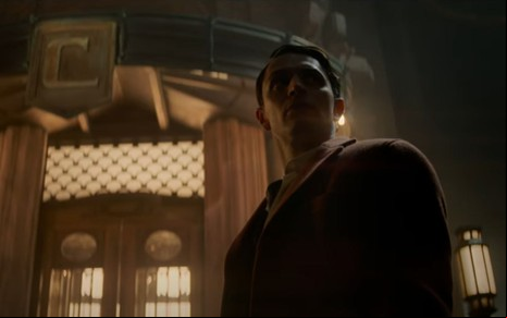 Colin Woodell em cena do teaser de The Continental