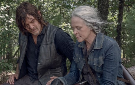 Norman Reedus (Daryl) e Melissa McBride (Carol) em cena de The Walking Dead