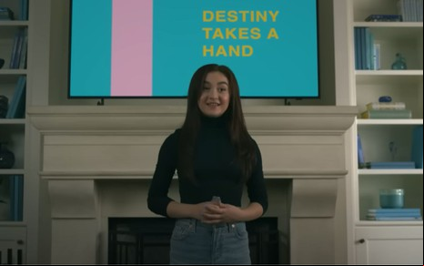 Anna Cathcart em cena do trailer de Xo, Kitty
