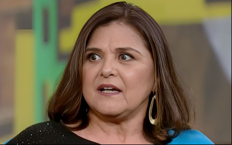 Elizangela tem expressão de surpresa no palco do Encontro