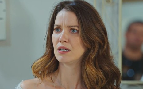 Nathalia Dill em cena da novela Família É Tudo