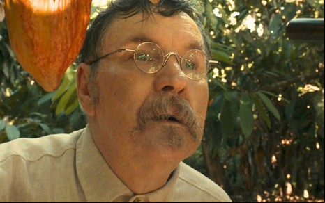 O ator Antonio Calloni caracterizado como Belarmino em cena de Renascer