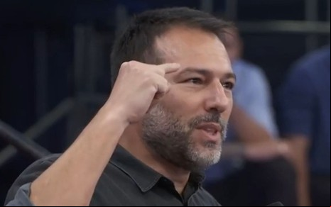 Mauricio Ferraz durante participação no programa Altas Horas