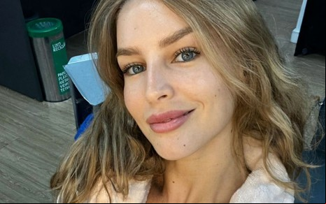 Rhaisa Batista sorri para a câmera em registro publicado nas redes sociais
