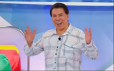 Silvio Santos apresentando seu programa do SBT