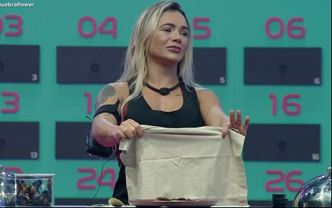 Foto mostra Ana Paula durante prova