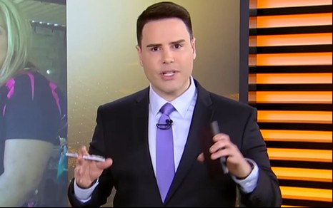 Luiz Bacci tem expressão concentrada no cenário do Cidade Alerta