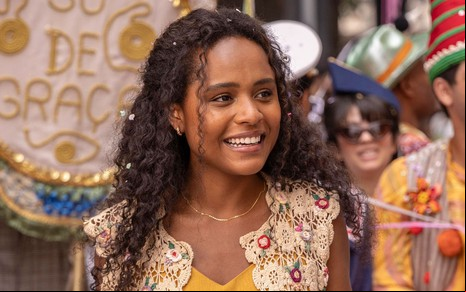 Duda Santos como Beatriz em Garota do Momento