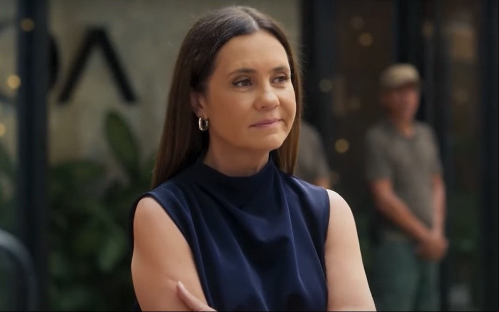Adriana Esteves em cena da novela Mania de Você como Mércia