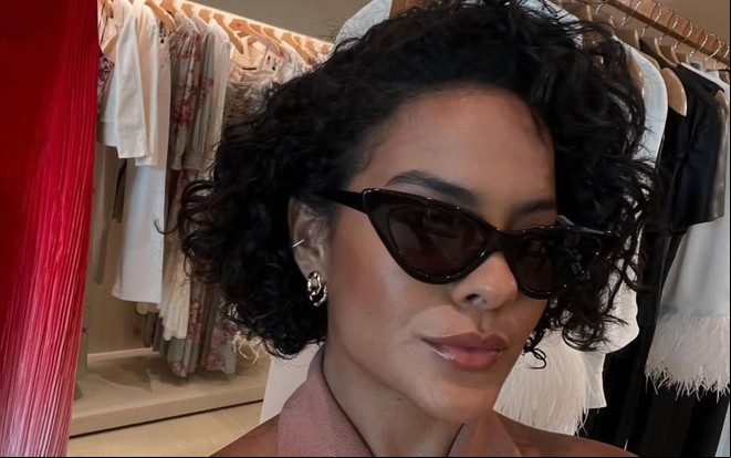 A atriz Bella Campos como Maria de Fátima no remake de Vale Tudo