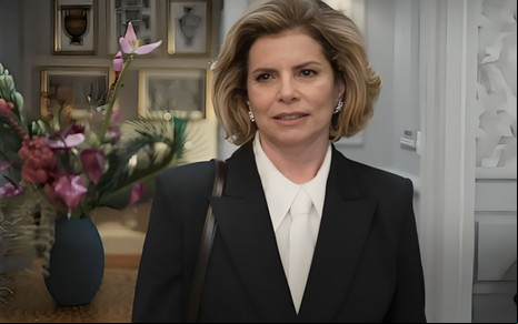A atriz Débora Bloch caracterizada como Odete Roitman em Vale Tudo