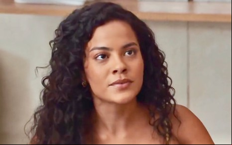 Bella Campos como Maria de Fátima no remake de Vale Tudo, da Globo