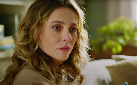 Paolla Oliveira está caracterizada como Heleninha Roitman no remake de Vale Tudo, da Globo