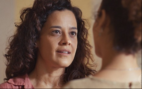 Maeve Jinkings em cena de Vale Tudo como Cecília