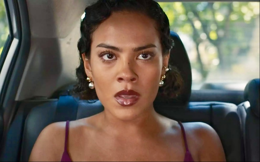 Bella Campos como Maria de Fátima no remake de Vale Tudo, da Globo