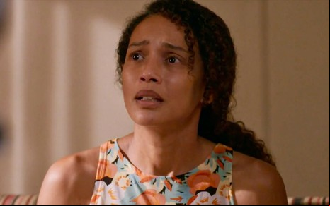 A atriz Taís Araujo como Raquel em cena de Vale Tudo