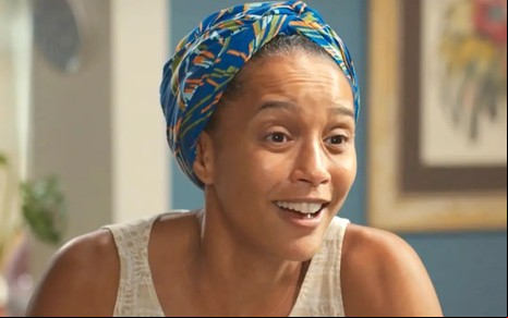 Taís Araujo está em cena como Raquel em Vale Tudo, remake da TV Globo