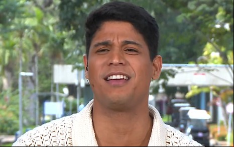 Guilherme Albuquerque no cenário do Mais Você