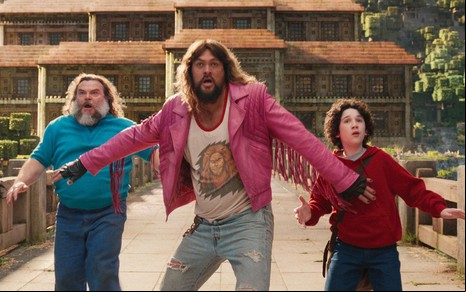 Jack Black, Jason Momoa e Sebastian Hansen em cena Um Filme Minecraft