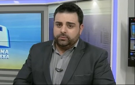 Macedão da Chinelada tem expressão chorosa no cenário do Tribuna da Massa