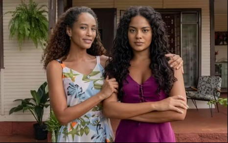 Taís Araújo e Bella Campos na primeira imagem oficial do remake de Vale Tudo, que estreia em março