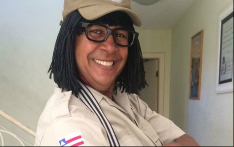 Edílson Oliveira, o Chiquinho, com uniforme da PM da Bahia, em ação contra o tráfico - Divulgação