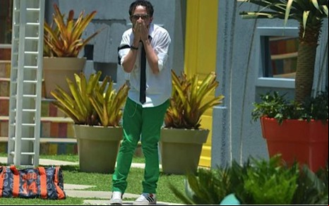 Alisson, participante do BBB 14, ao chegar na casa do programa, na tarde desta terça (14) - Reprodução/TV Globo