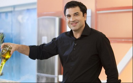 O chef Edu Guedes, que foi chamado de volta para fazer merchandising no Hoje em Dia, da Record - Reprodução/TV Record